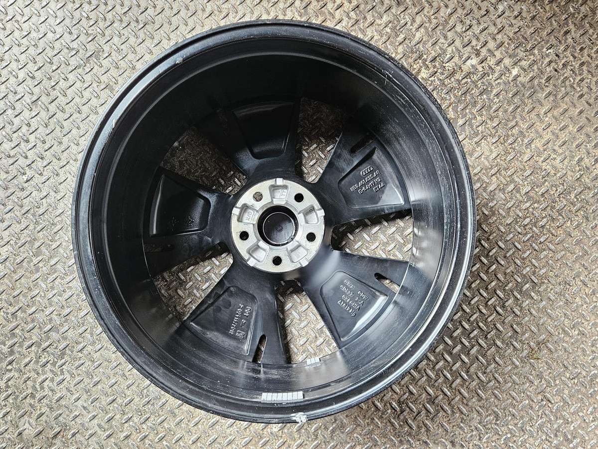 Audi 8B3601025AR, lengvojo lydinio, R19