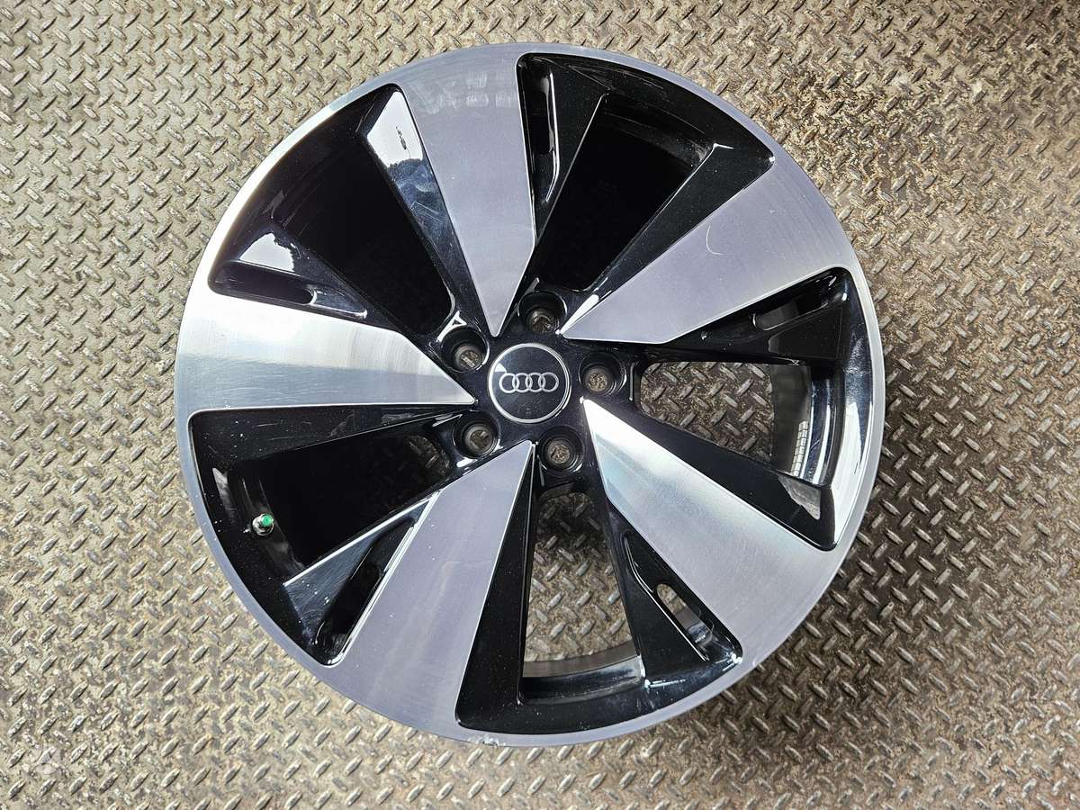 Audi 8B3601025AR, lengvojo lydinio, R19
