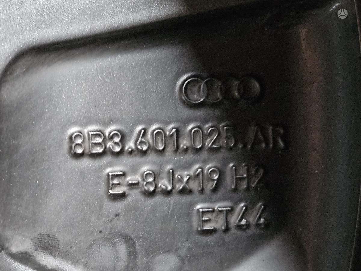 Audi 8B3601025AR, lengvojo lydinio, R19