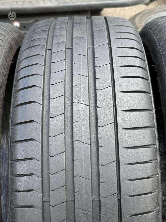 Pirelli P ZERO, летние 245/35 R20