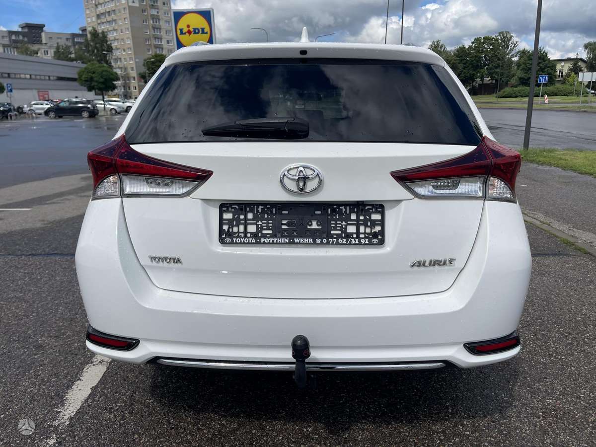 Toyota Auris, 1.6 l., Универсал