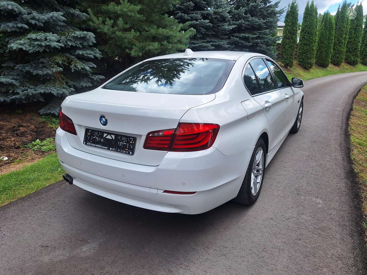 BMW 520, 2.0 l., Седан
