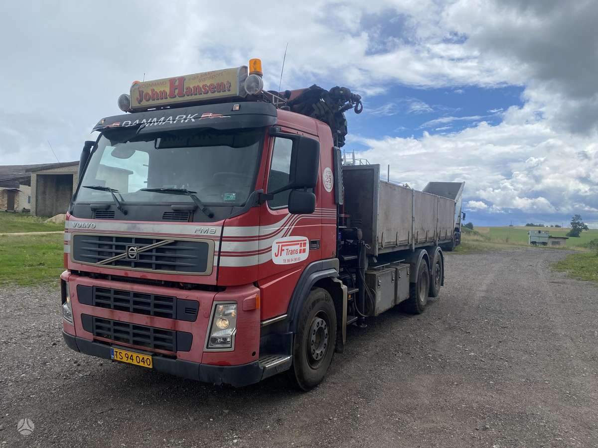 Volvo FM9, dumpers with crane