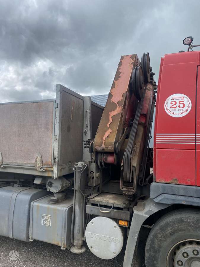 Volvo FM9, самосвалы с краном