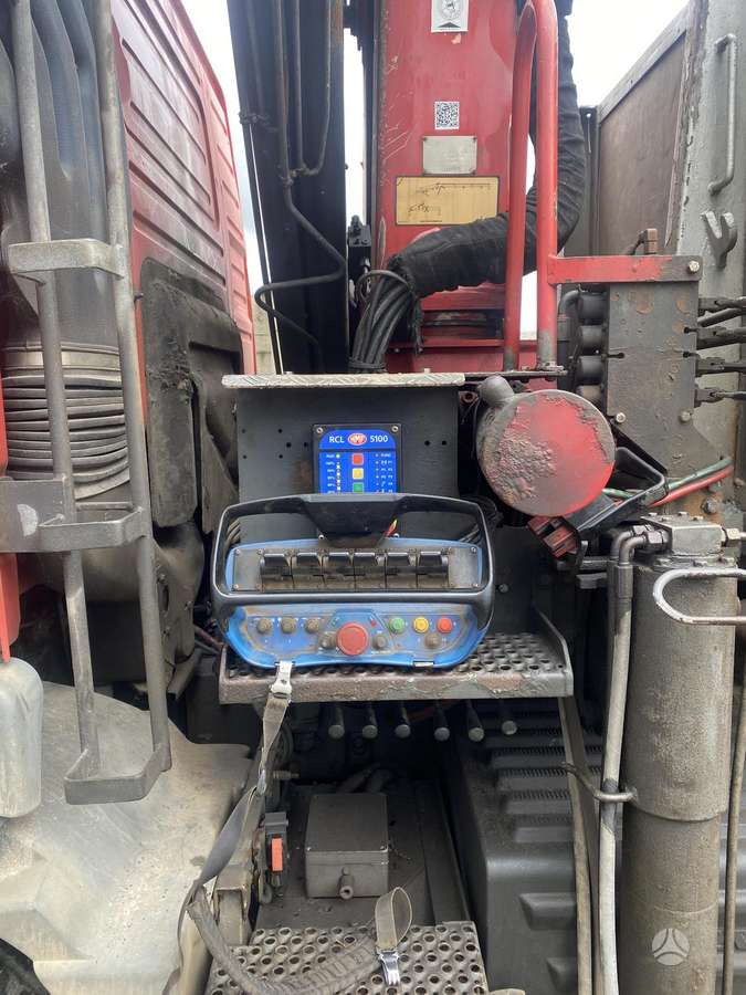 Volvo FM9, dumpers with crane