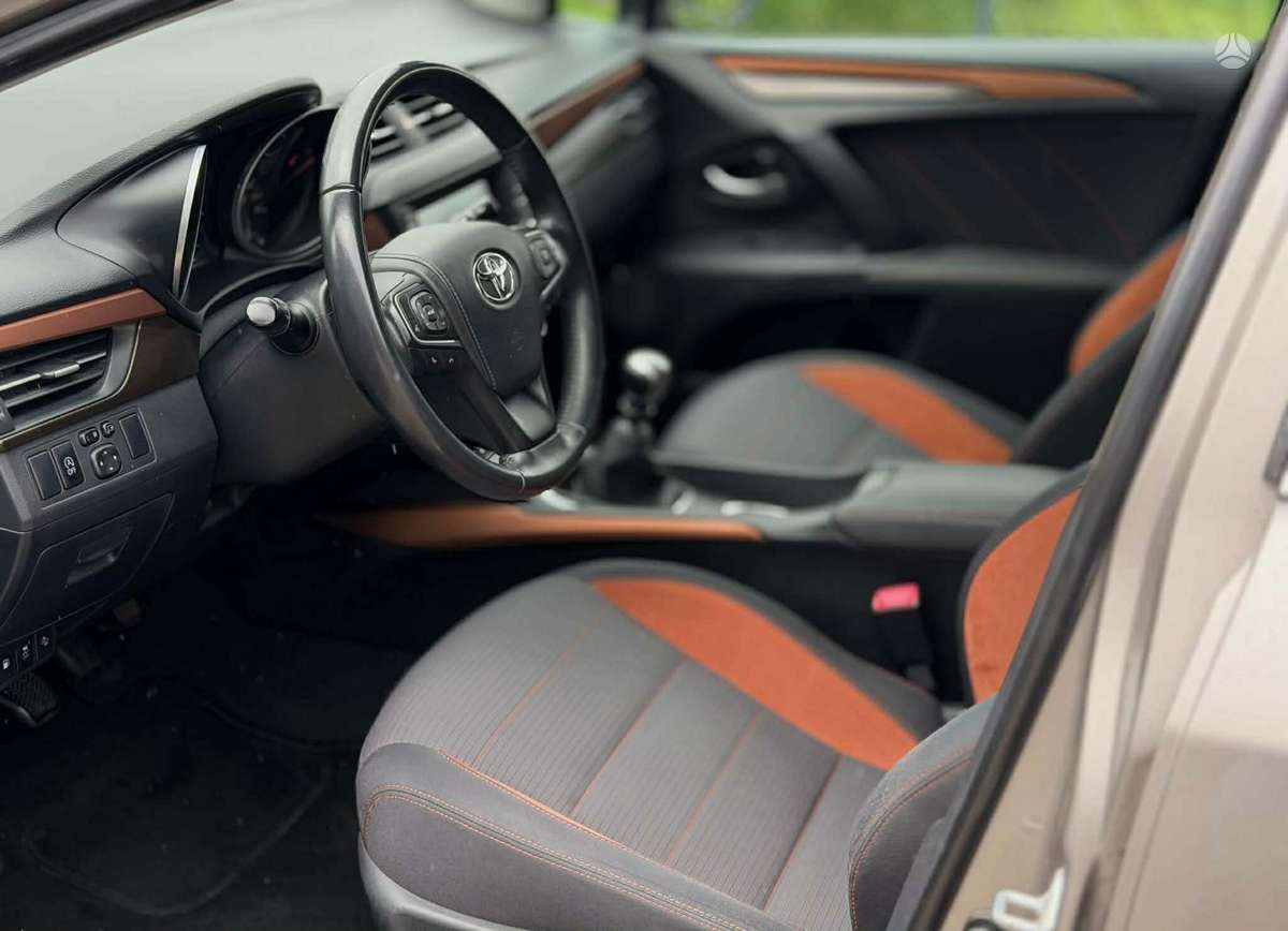 Toyota Avensis, 2.0 l., Универсал