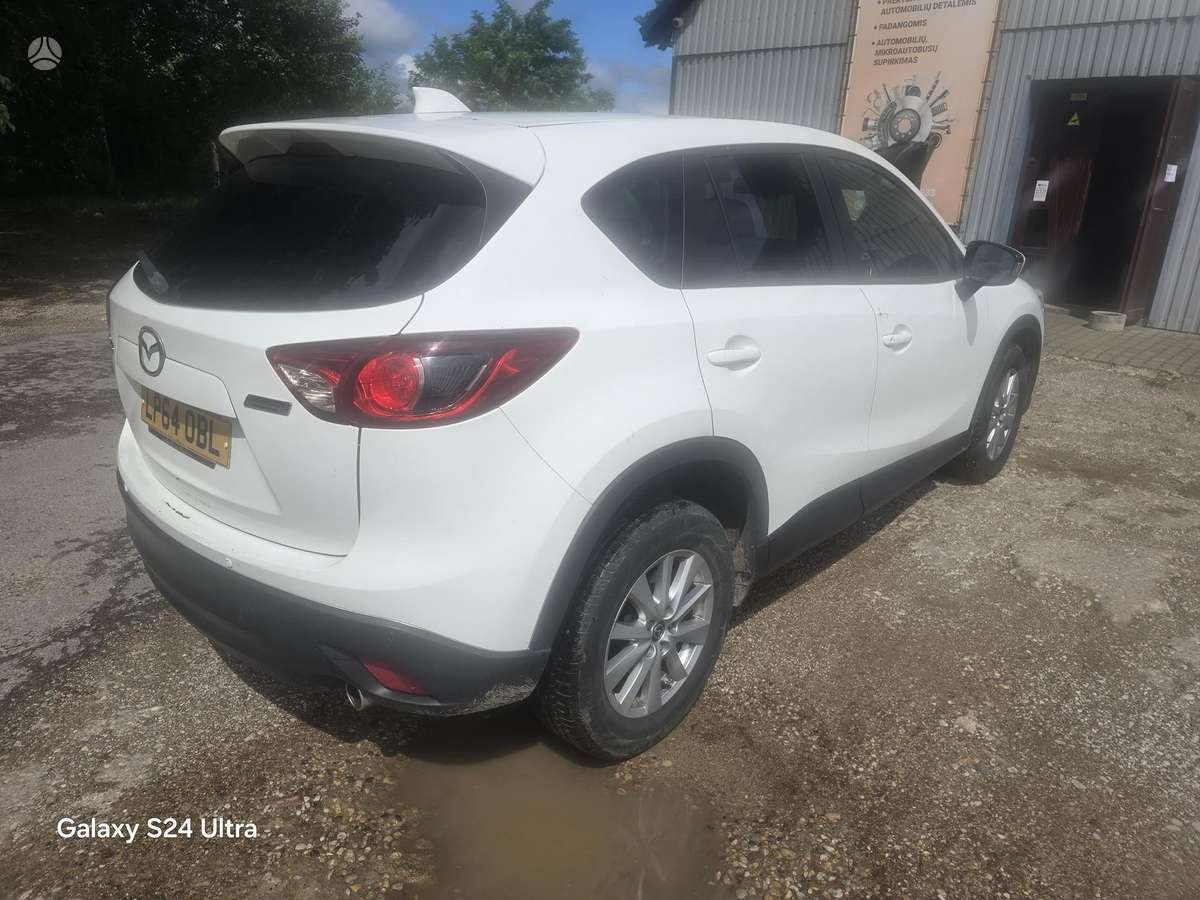 Mazda CX-5 dalimis. Anglas dalimis