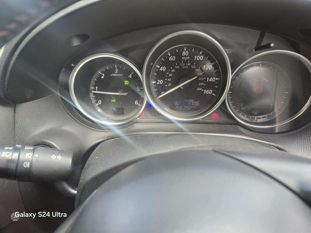Mazda CX-5 dalimis. Anglas dalimis