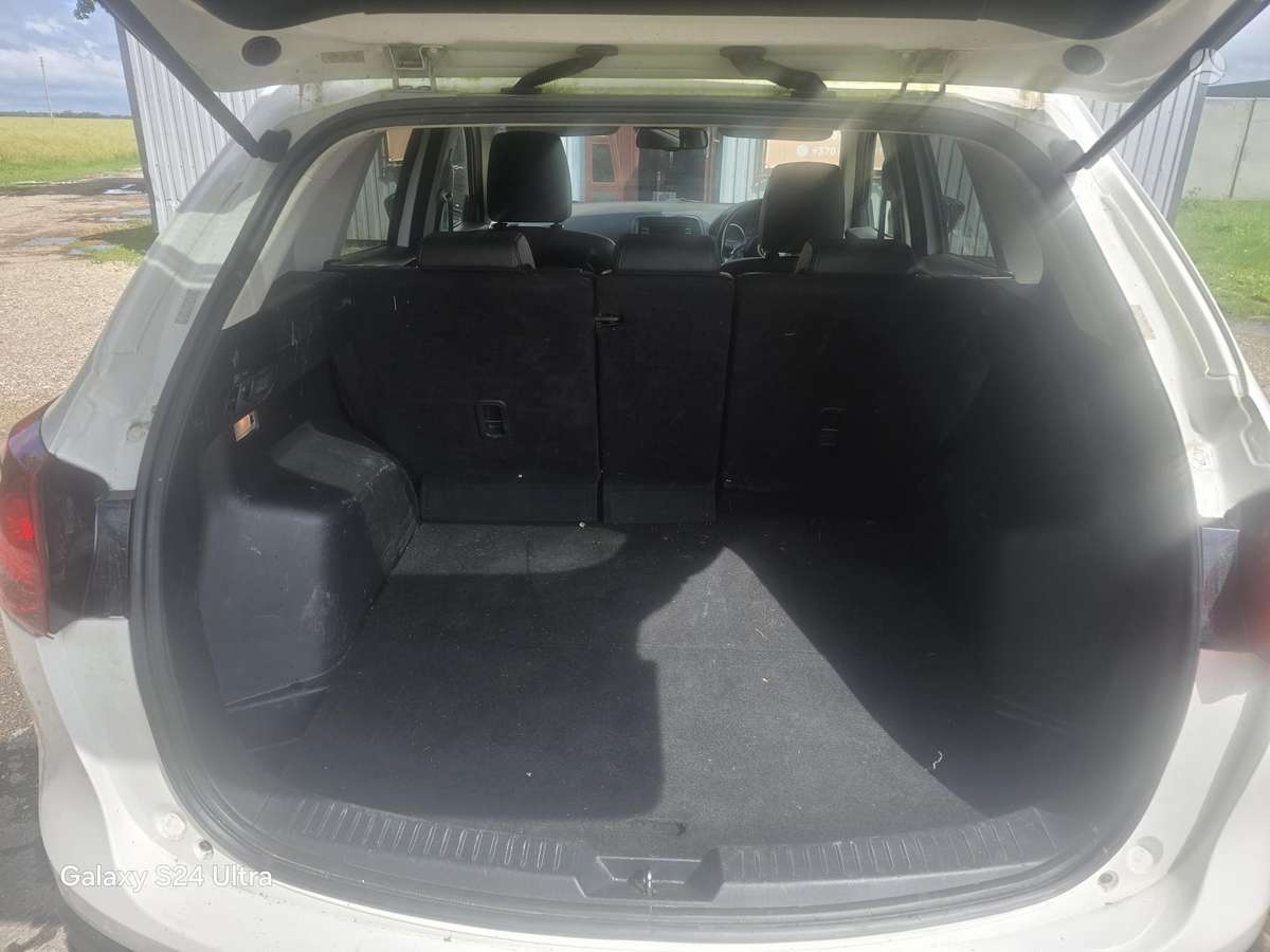 Mazda CX-5 dalimis. Anglas dalimis