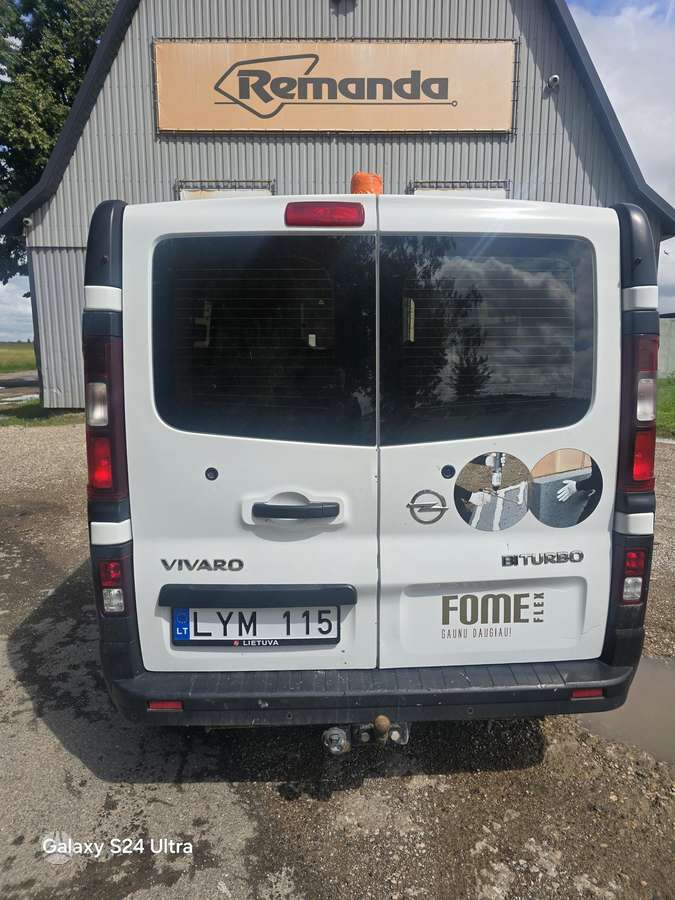 Opel VIVARO, passenger vans