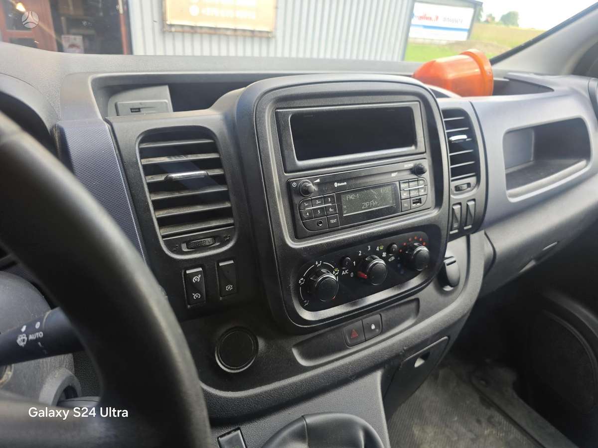 Opel VIVARO, passenger vans