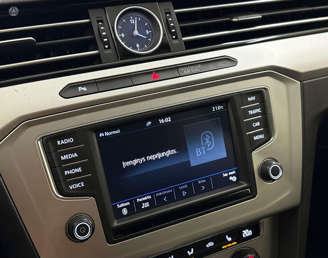 Volkswagen Passat - 6