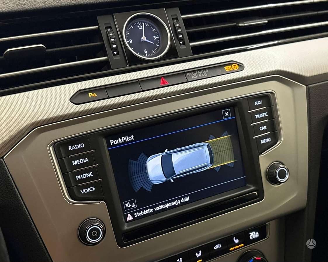 Volkswagen Passat - 7