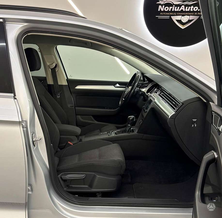 Volkswagen Passat - 12