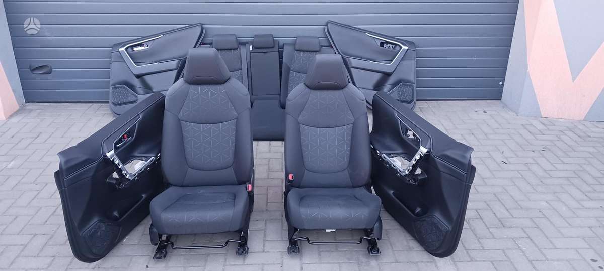 Toyota RAV4 детали салона