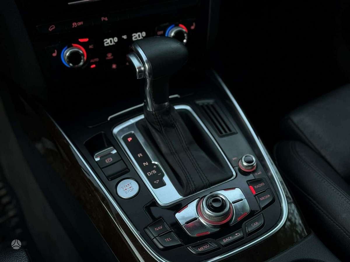 Audi Q5, 2.0 l., off-road / crossover