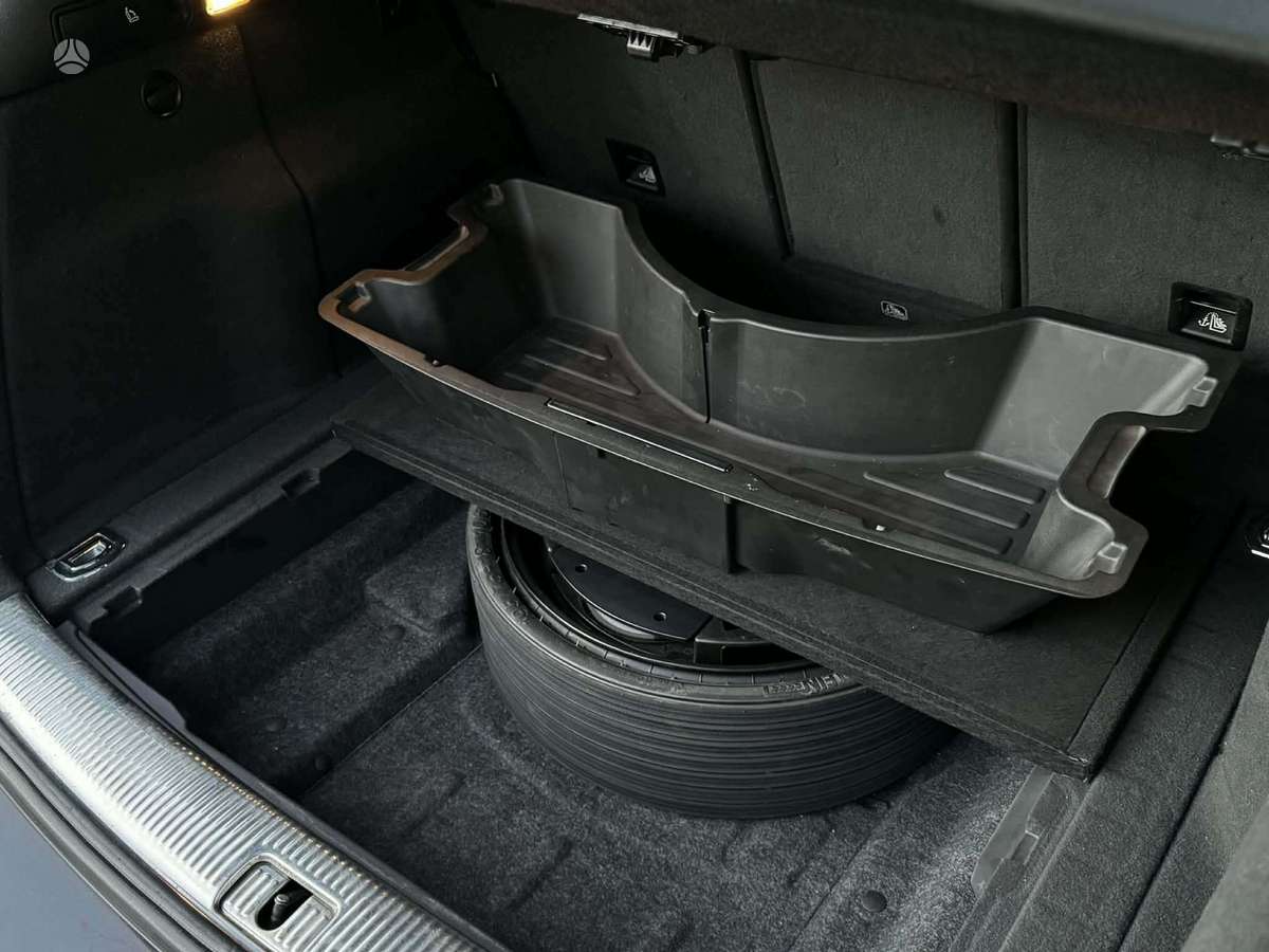 Audi Q5, 2.0 l., off-road / crossover