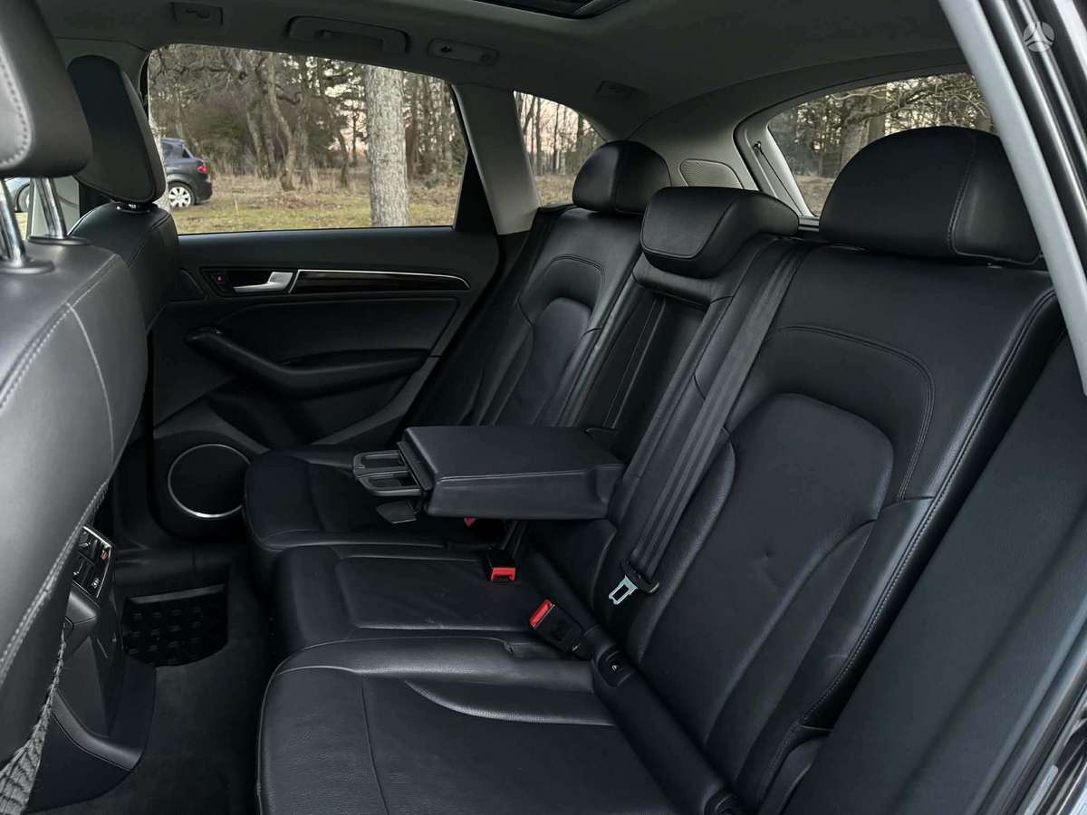 Audi Q5, 2.0 l., off-road / crossover