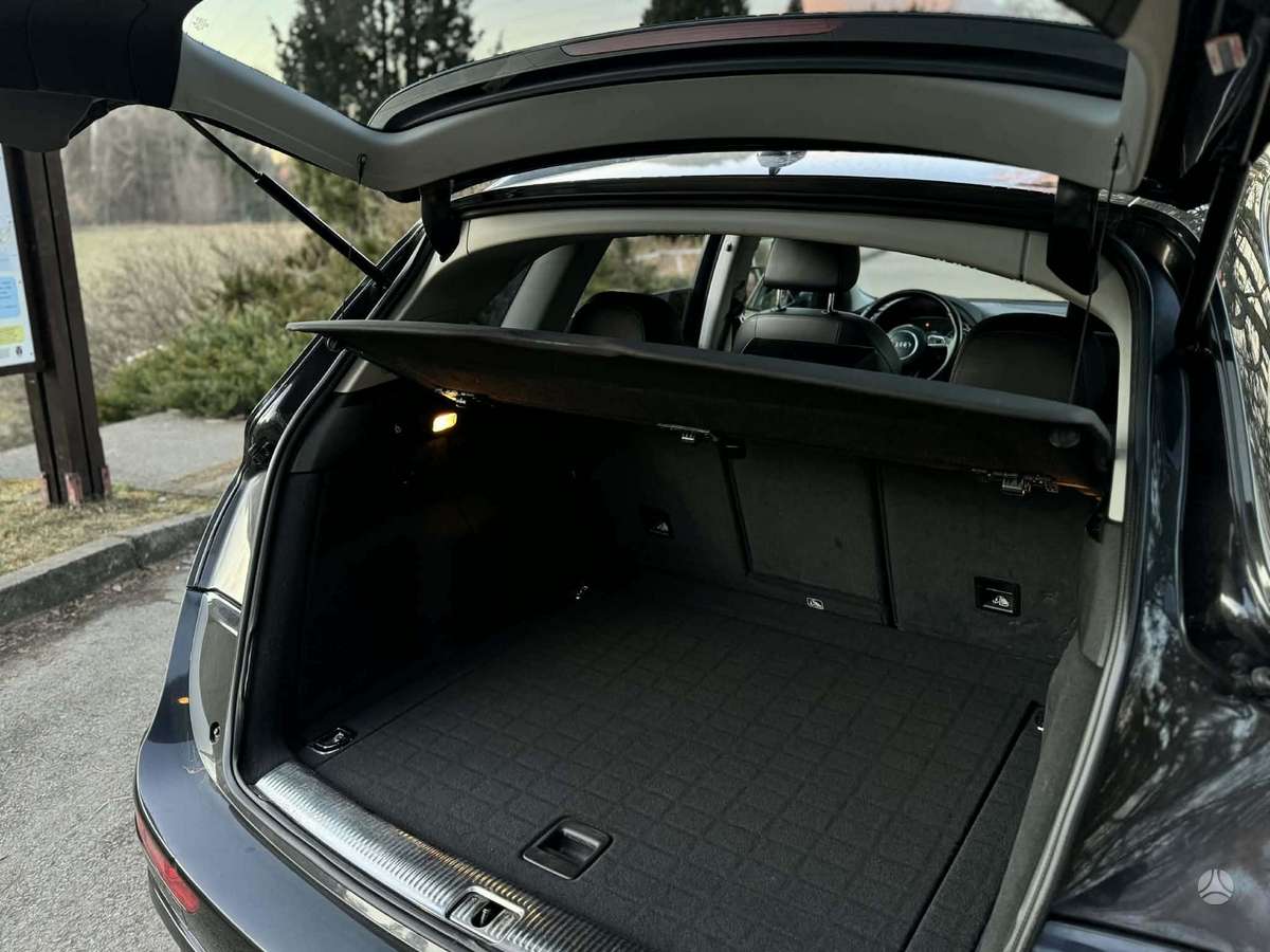 Audi Q5, 2.0 l., off-road / crossover
