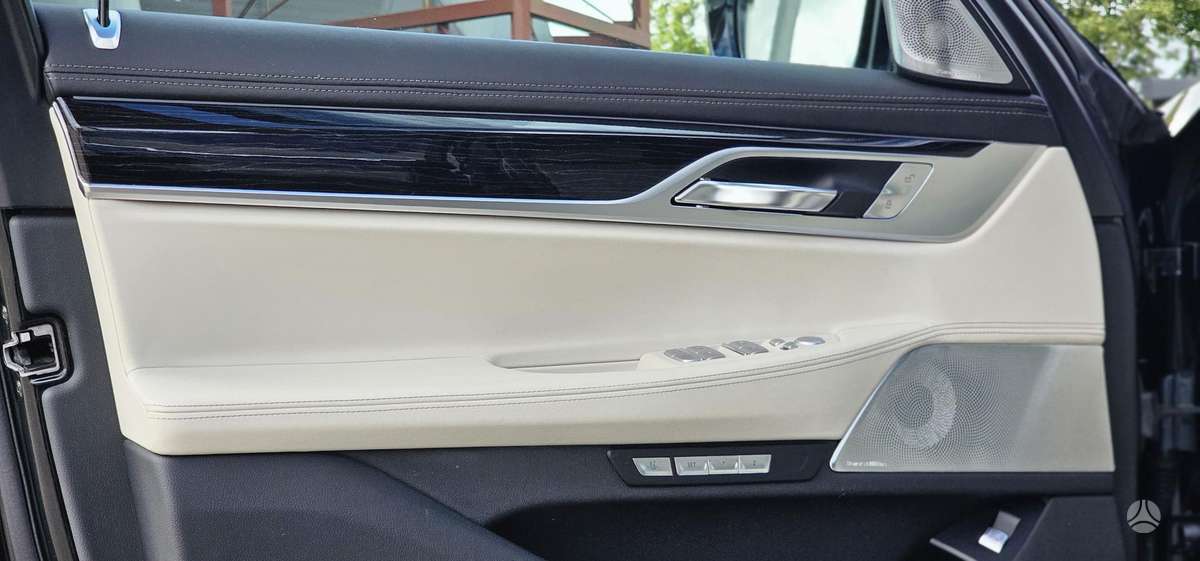 BMW 730, 3.0 l., Седан
