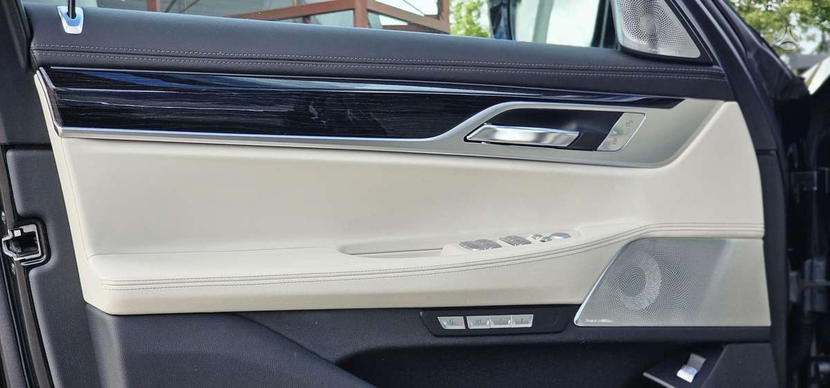BMW 730, 3.0 l., sedanas