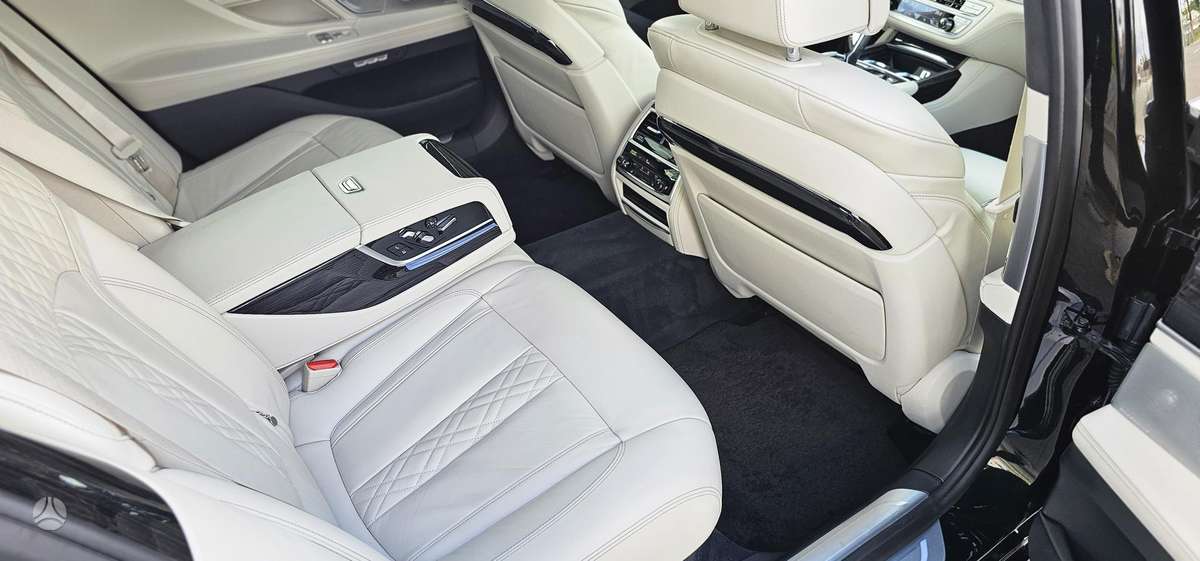 BMW 730, 3.0 l., Седан