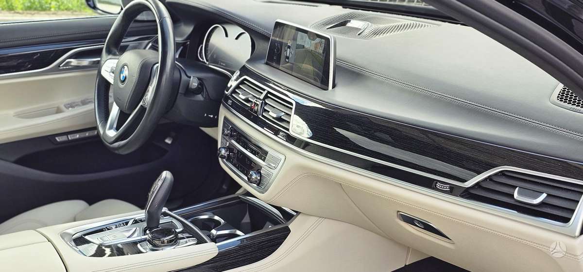 BMW 730, 3.0 l., sedanas