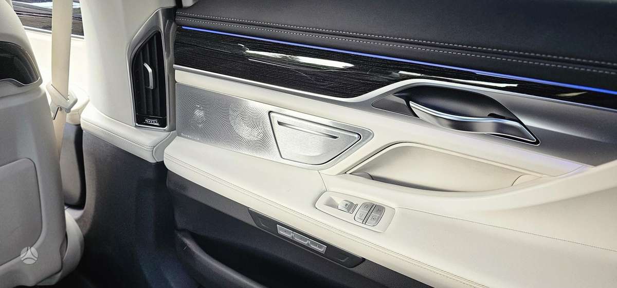 BMW 730, 3.0 l., sedanas