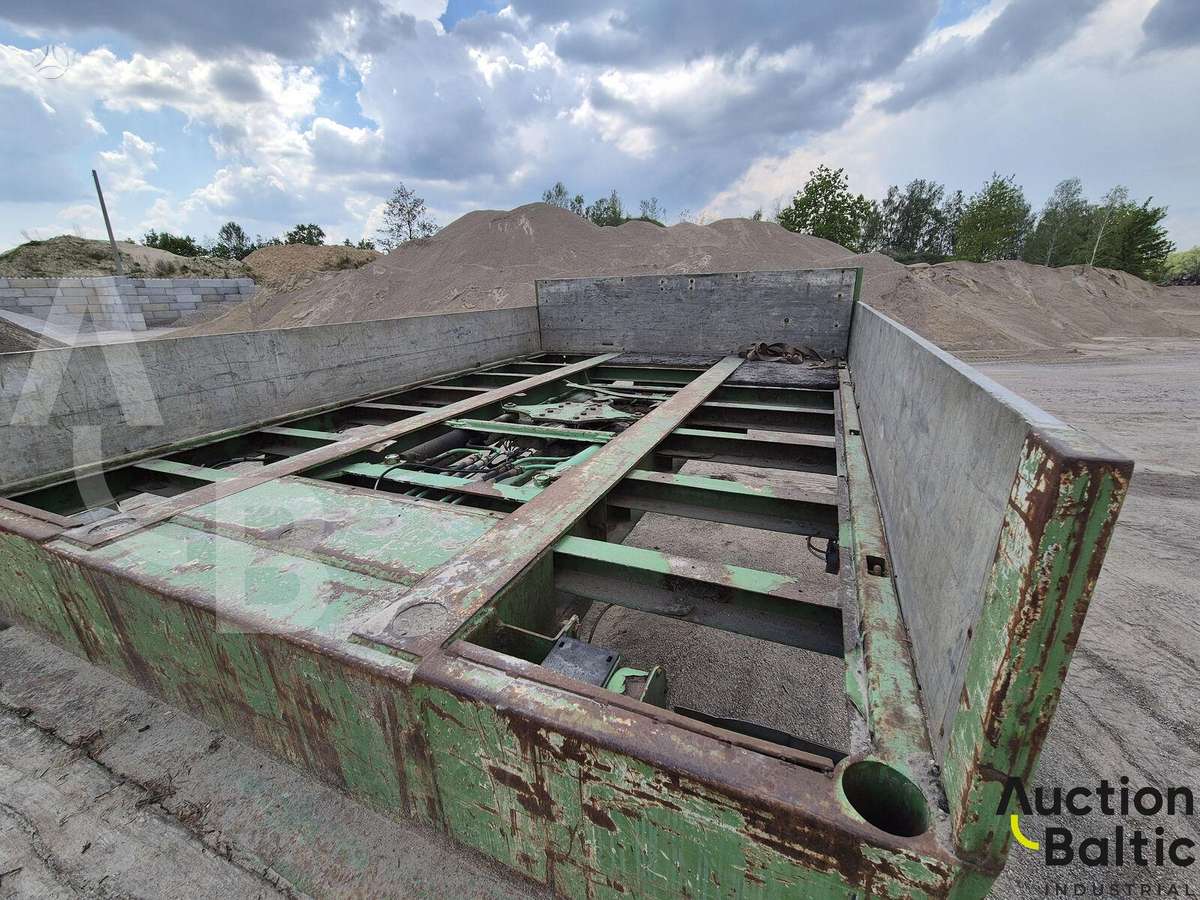 -Kita- TLÜ S 30L, flatbed