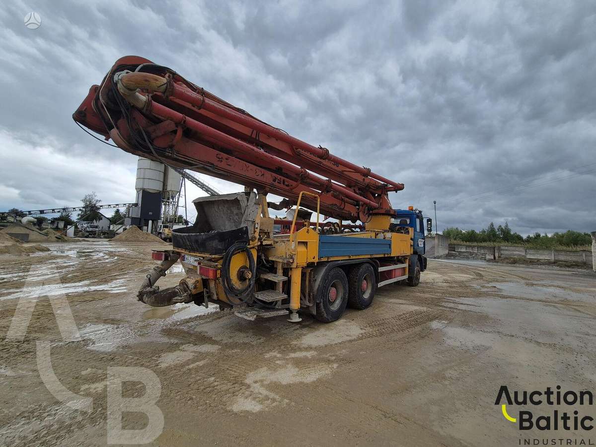 -Kita- 33S40, concrete pump