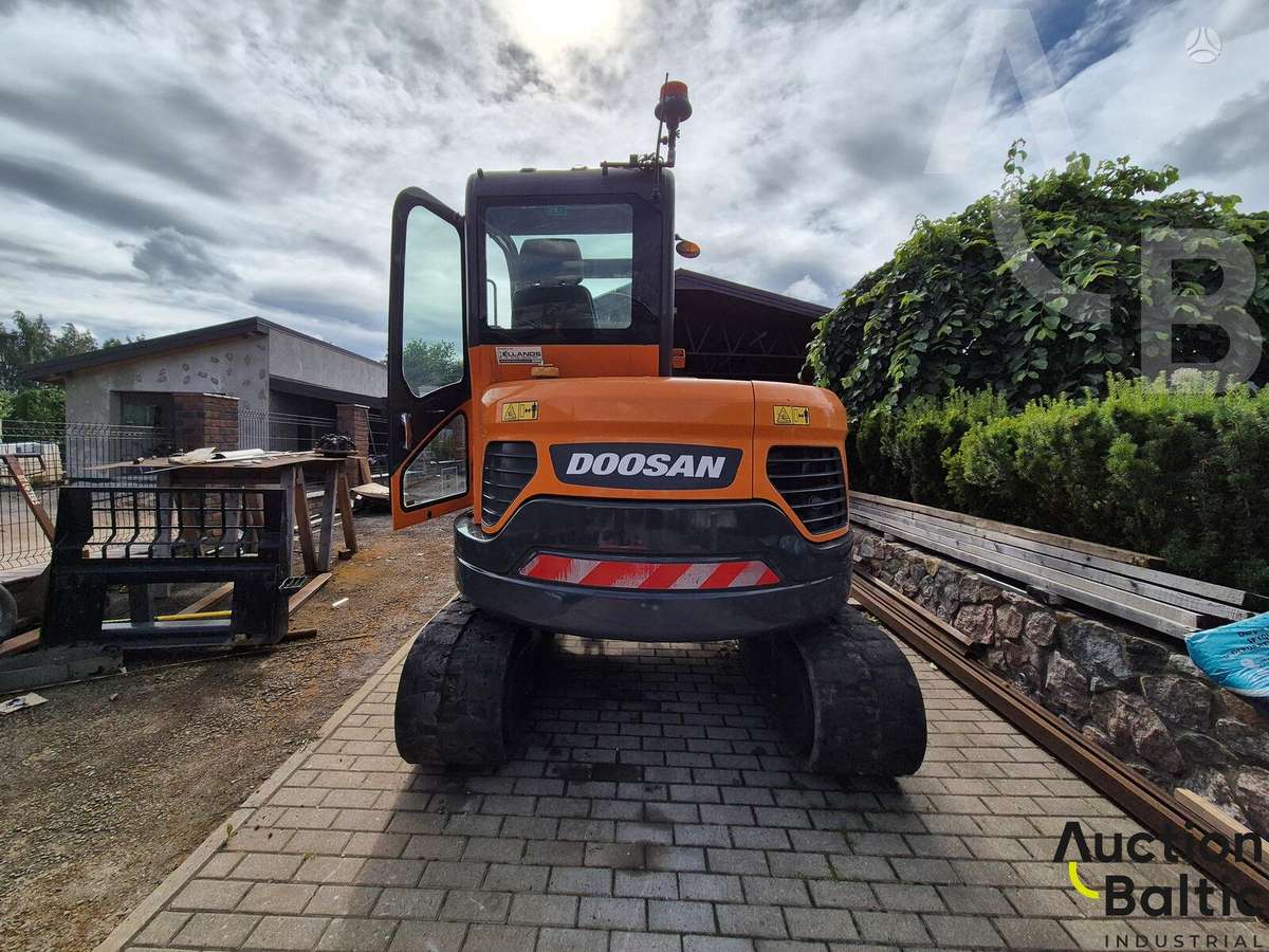 Doosan DX 63-3, ekskavatori