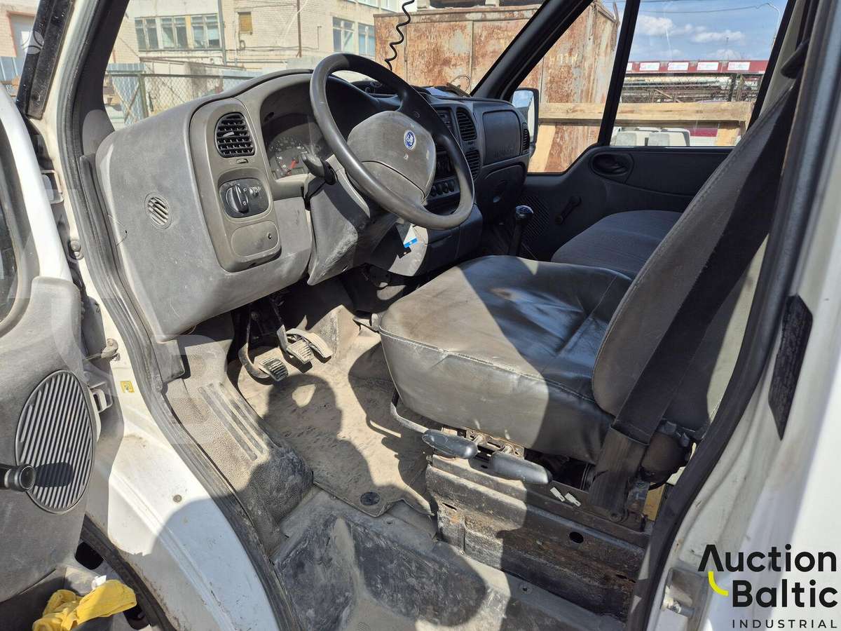 Ford Transit, Коммерческий