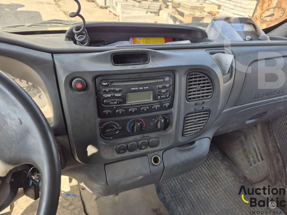 Ford Transit, commercial