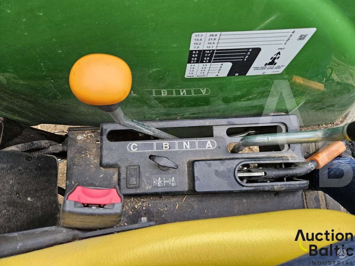 John Deere 4049 M, traktoriai