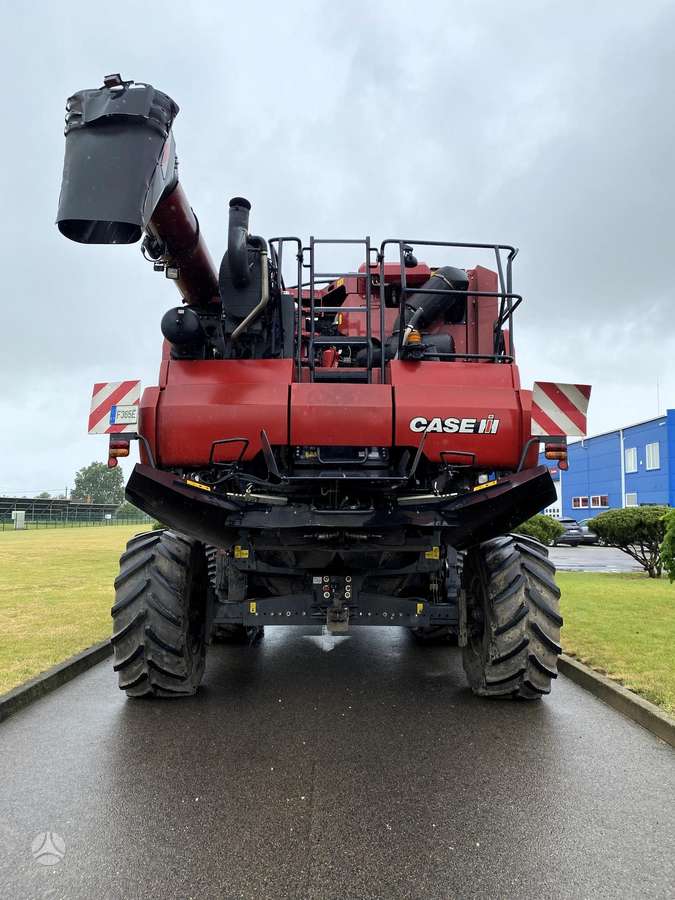 Case-IH AF 8250, kombainai