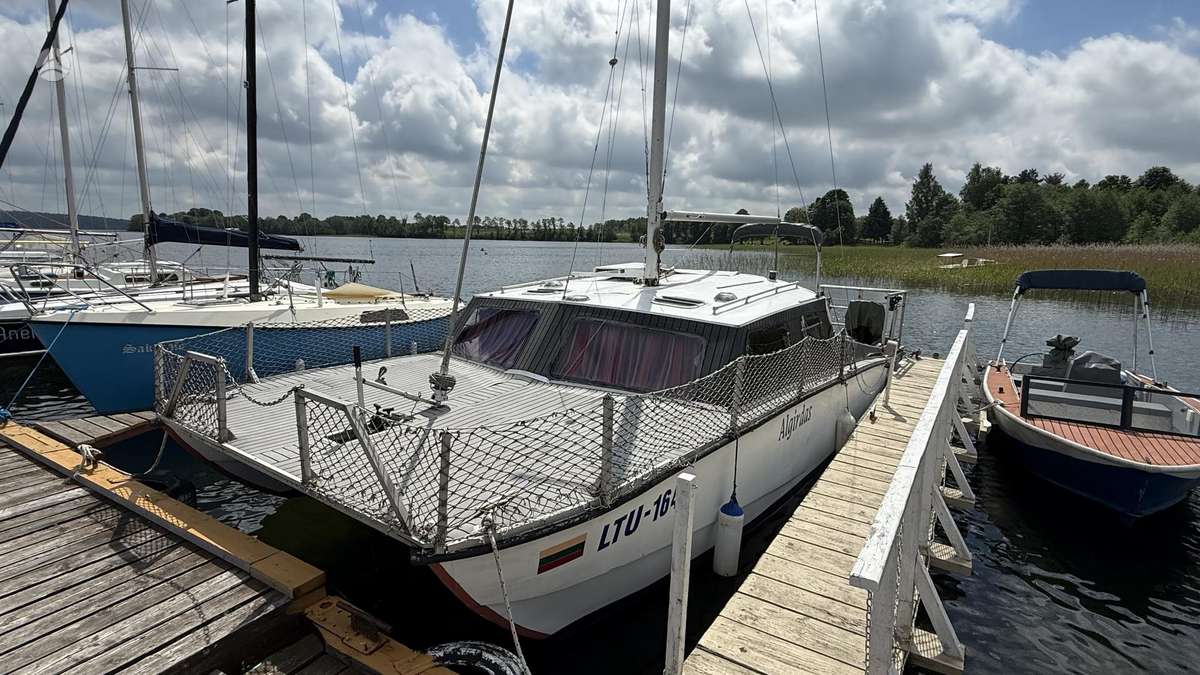 Katamaranas Katamaranas, catamarans / trimarans