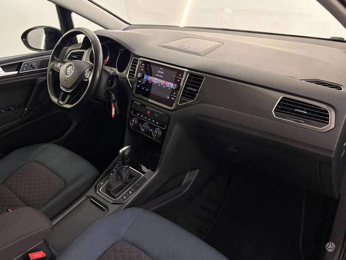 Volkswagen Golf Sportsvan - 3