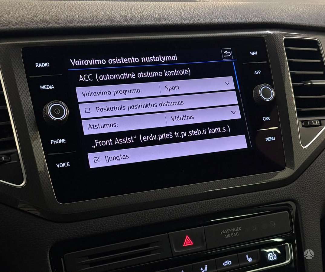 Volkswagen Golf Sportsvan - 12