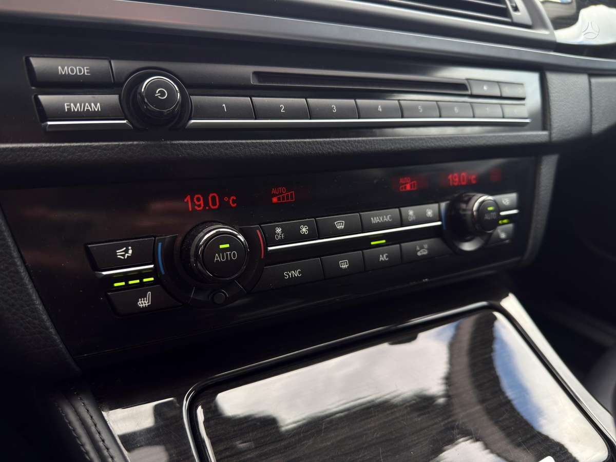 BMW 550, 4.4 l., Седан