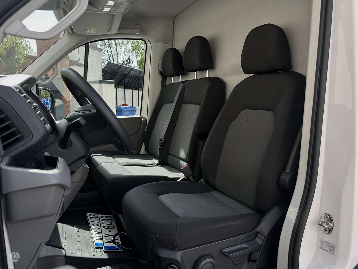 Volkswagen Crafter, Минивэн