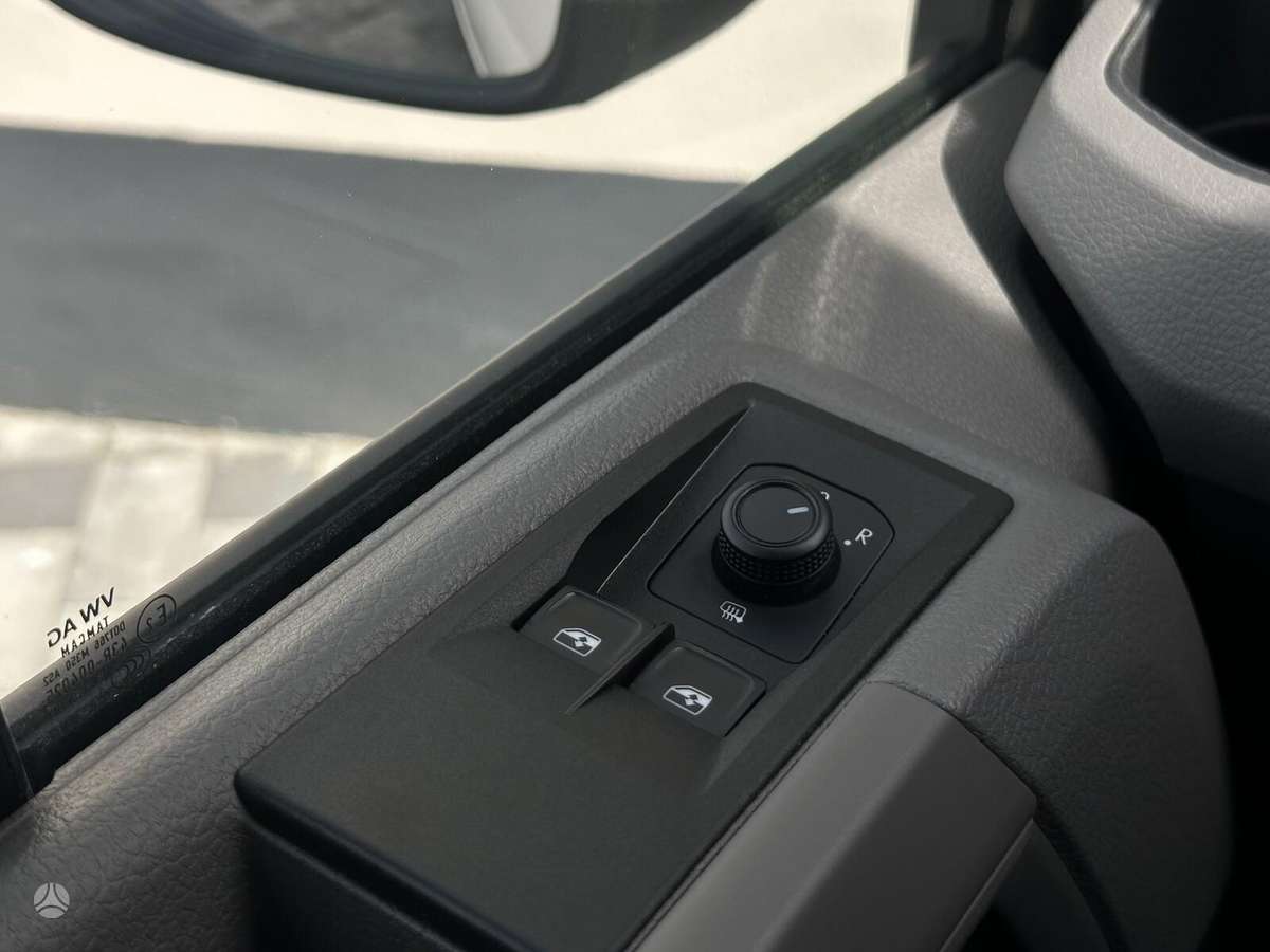Volkswagen Crafter, Минивэн
