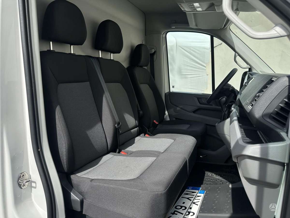 Volkswagen Crafter, Минивэн