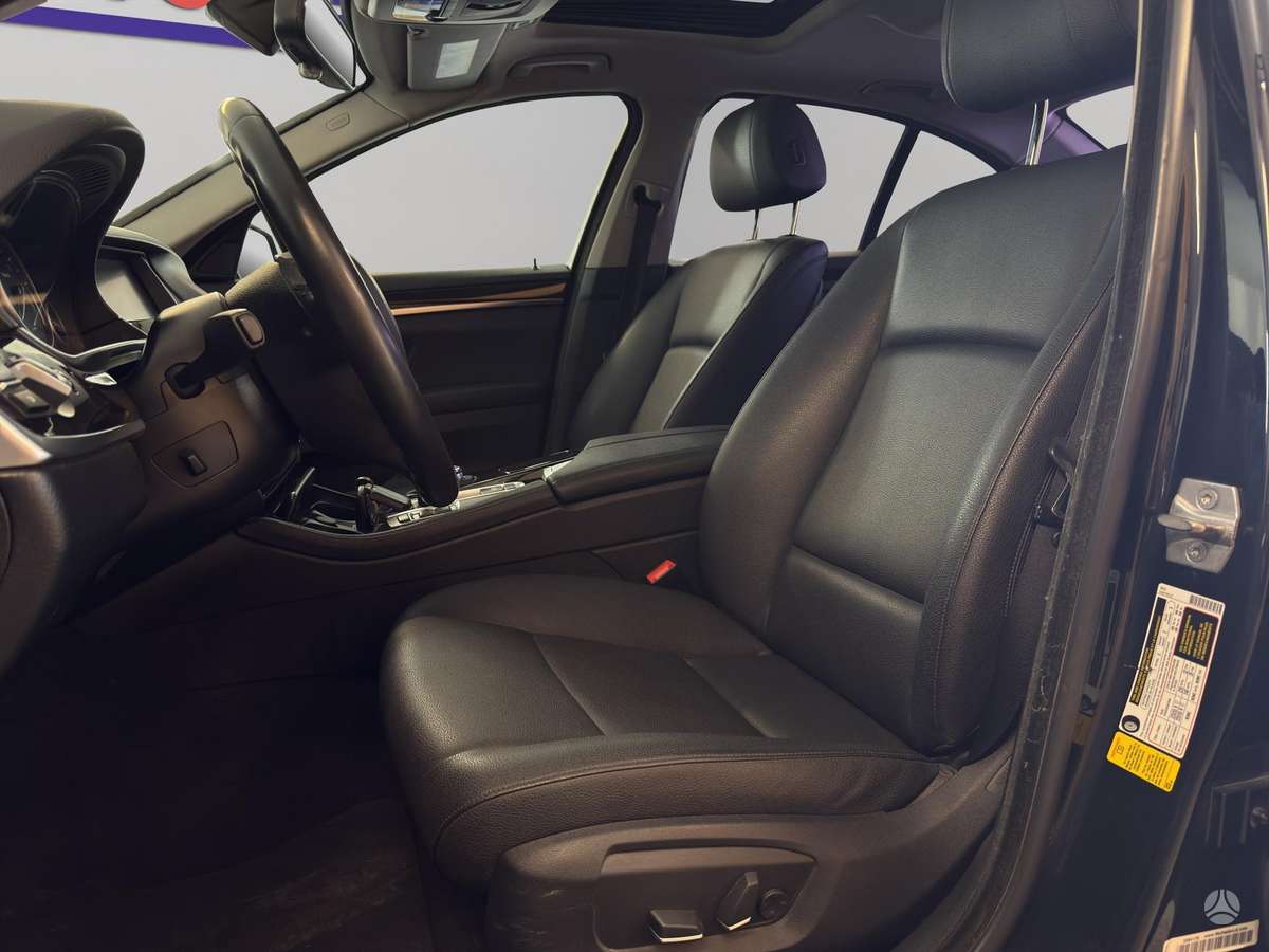 BMW 528, 2.0 l., Седан