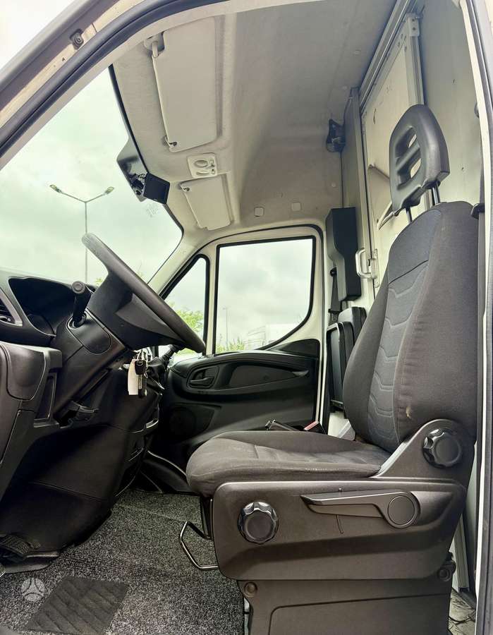 Iveco Daily, 2.3 l., cargo van