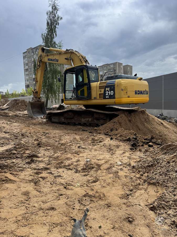 Komatsu 210, экскаваторы