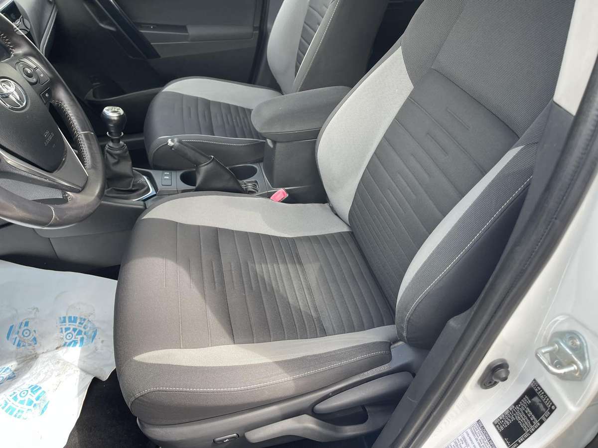 Toyota Auris, 1.6 l., Универсал