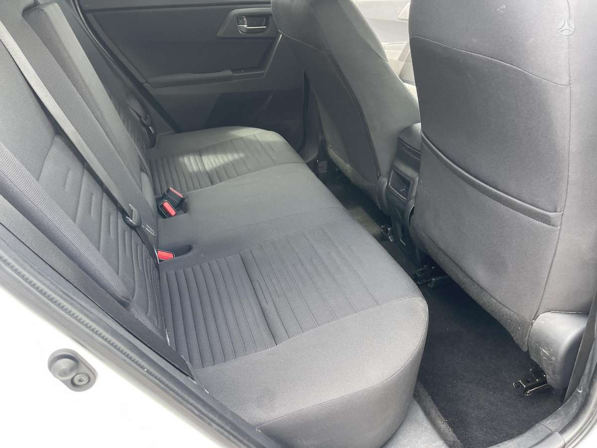 Toyota Auris, 1.6 l., Универсал