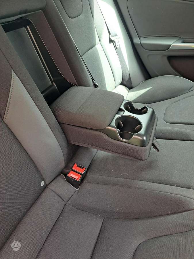 Volvo S60, 1.6 l., Седан