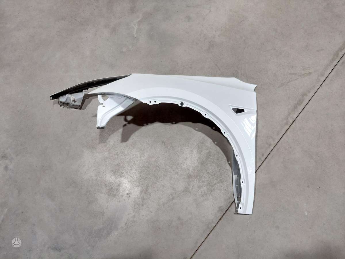 Tesla Model Y крылья