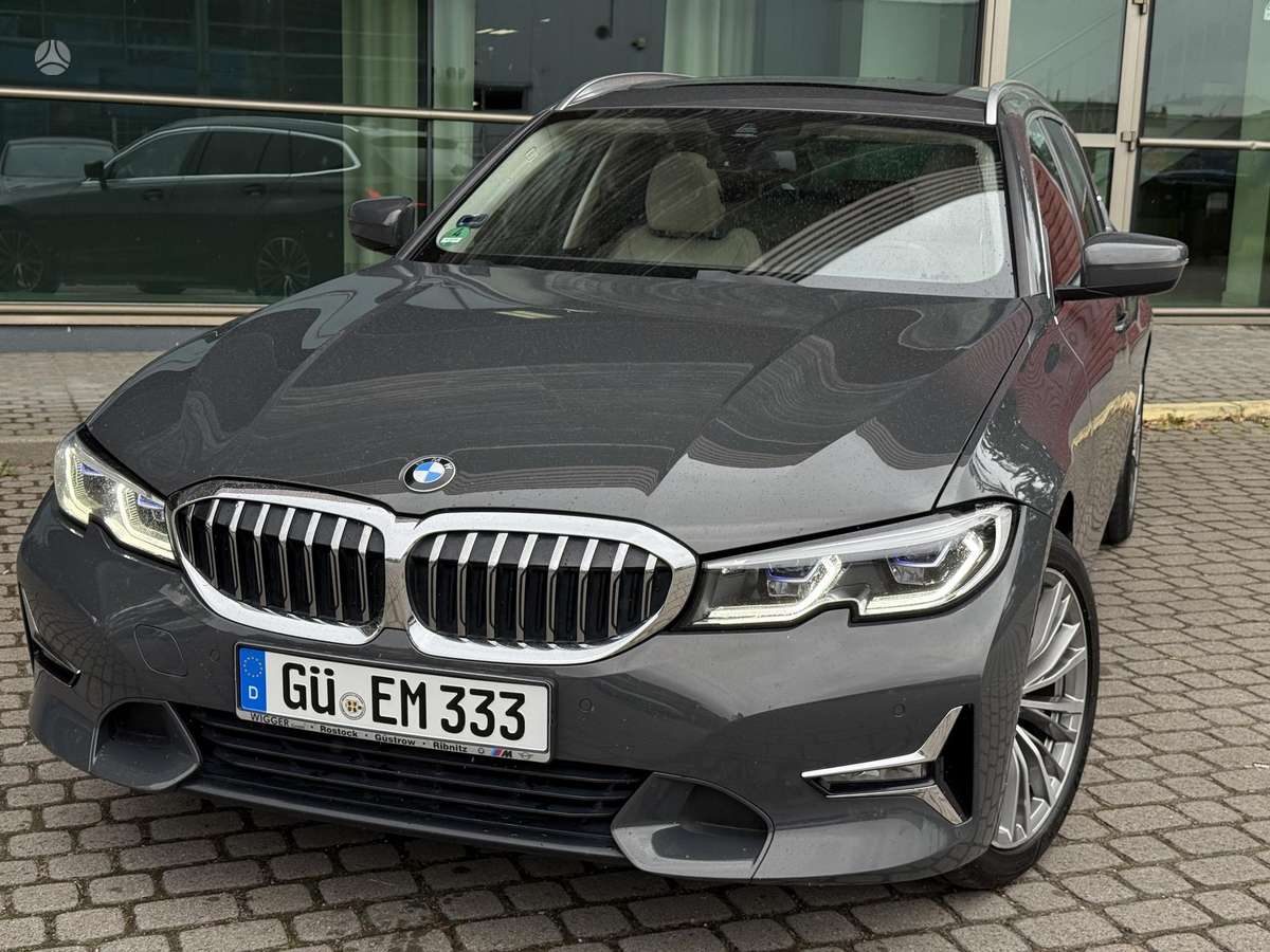 BMW 320, universalas